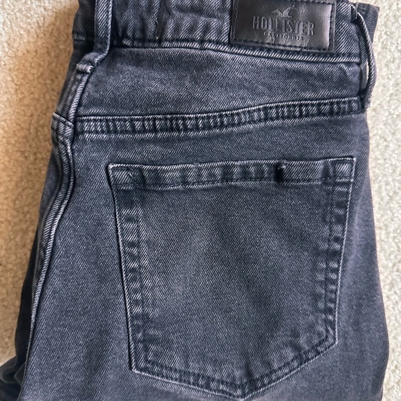 Hollister Women’s Ultra High Rise Mom Jeans with Frayed Hem and Dark Wash - Picture 5 of 5